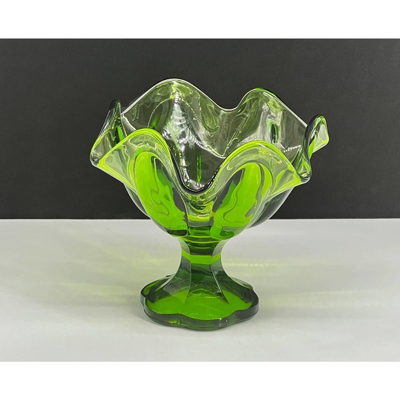 L E Smith Art Glass Compote Bowl Ruffled Emerald Green Simplicity Pattern - Picture 1 of 7
